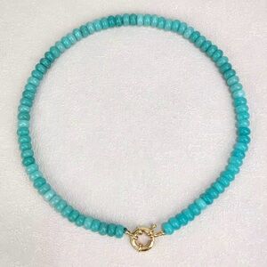 Turquoise Beaded Women's Necklace with Gold Clasp